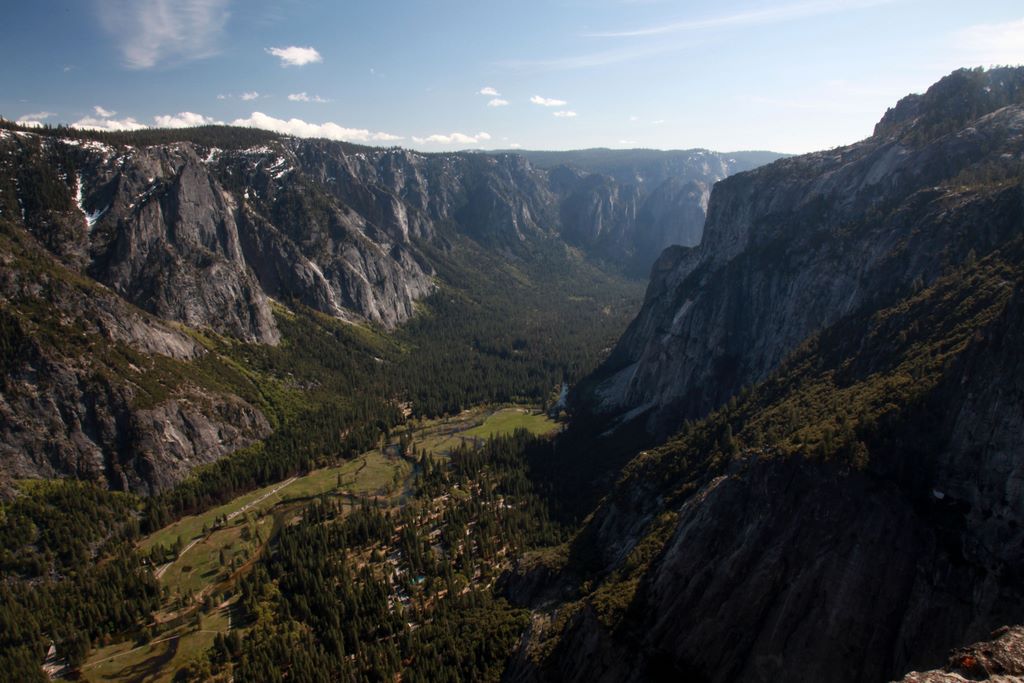 West Yosemite Valley viewed from Yosemite Point
